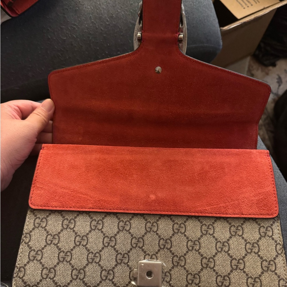 Elegant Monogram Inspired Top Handle Bag with Statement Clasp - Picture 2 of 9